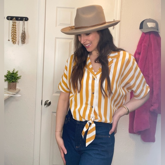 Boxy Cropped Striped Button Down - Picture 3 of 6